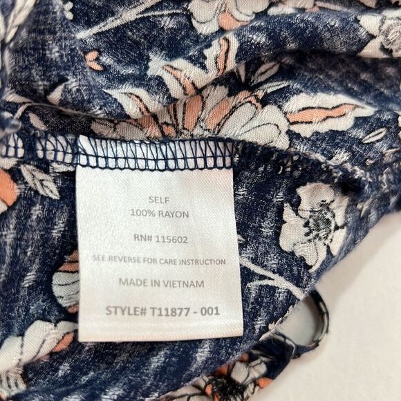 Lush blue floral print wrap spaghetti strap top size small EUC - Picture 12 of 13